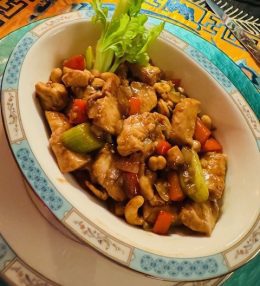 CHICKEN AND CASHEWS