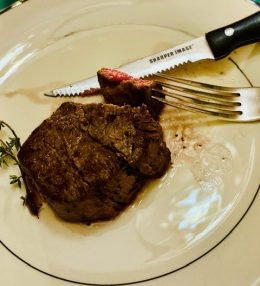 FILET IN CAST IRON WITH PAN SAUCE